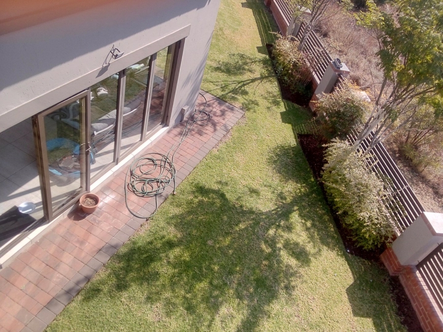 5 Bedroom Property for Sale in Monavoni Gauteng
