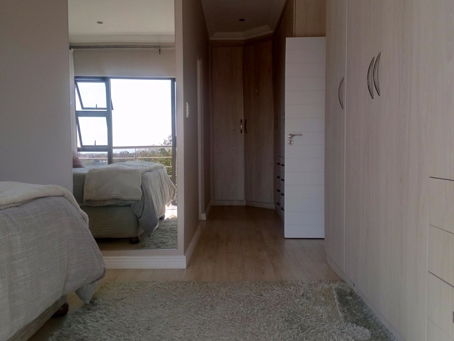 5 Bedroom Property for Sale in Monavoni Gauteng