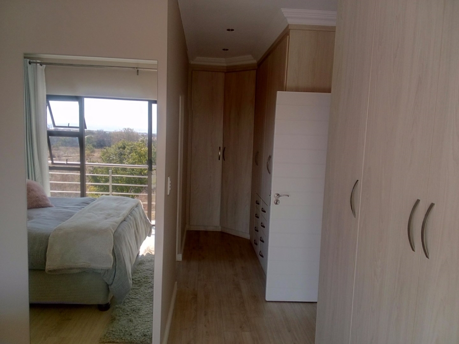 5 Bedroom Property for Sale in Monavoni Gauteng