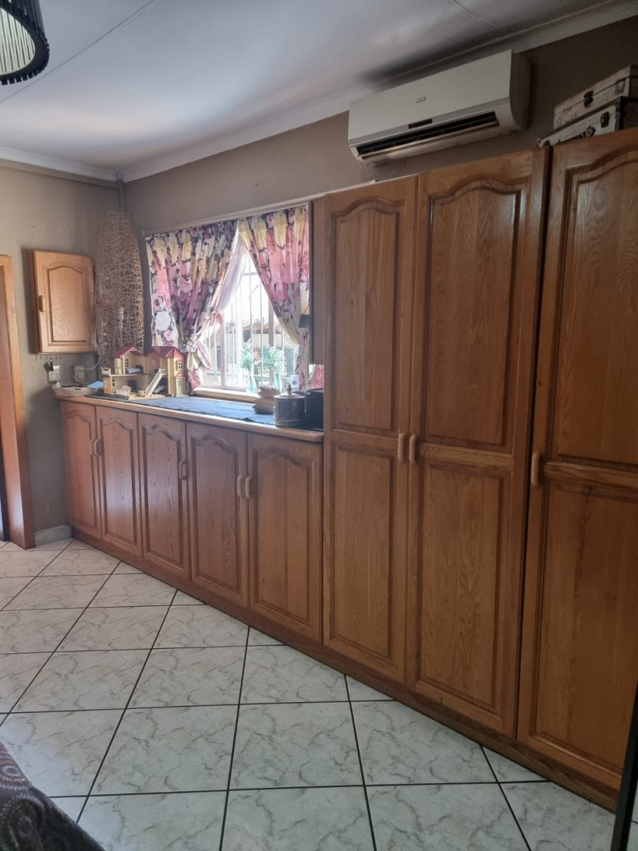 4 Bedroom Property for Sale in Vanderbijlpark SW 5 Gauteng