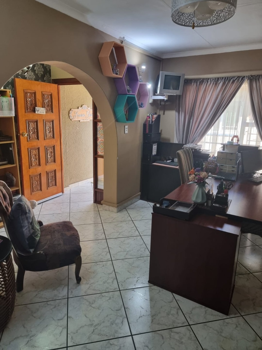 4 Bedroom Property for Sale in Vanderbijlpark SW 5 Gauteng