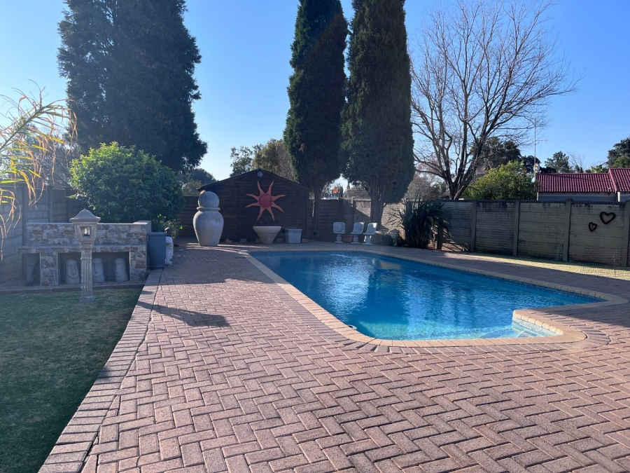 5 Bedroom Property for Sale in Vanderbijlpark SW 5 Gauteng