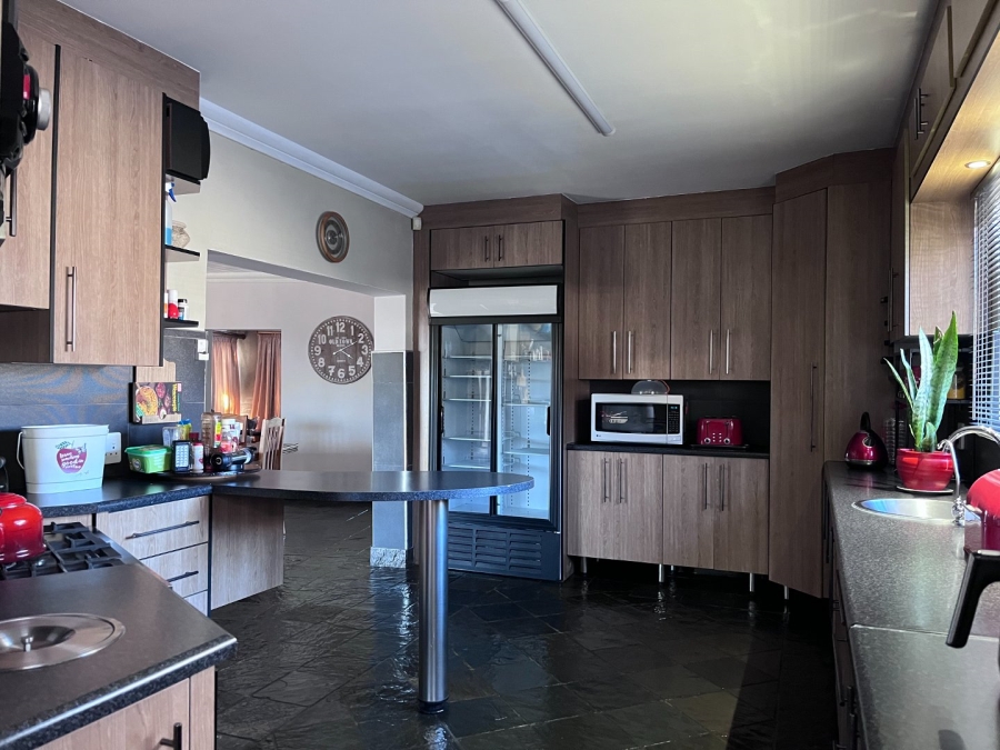 5 Bedroom Property for Sale in Vanderbijlpark SW 5 Gauteng
