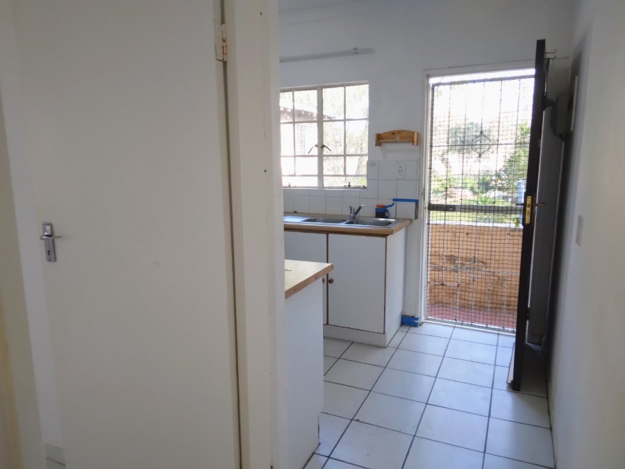 To Let 1 Bedroom Property for Rent in Blue Hills AH Gauteng