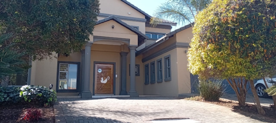 6 Bedroom Property for Sale in Eldo Village Estate Gauteng