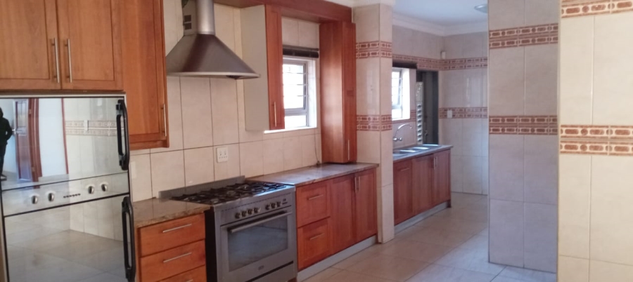 6 Bedroom Property for Sale in Eldo Village Estate Gauteng