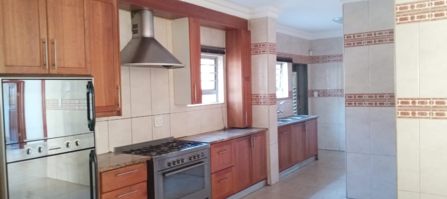 6 Bedroom Property for Sale in Eldo Village Estate Gauteng