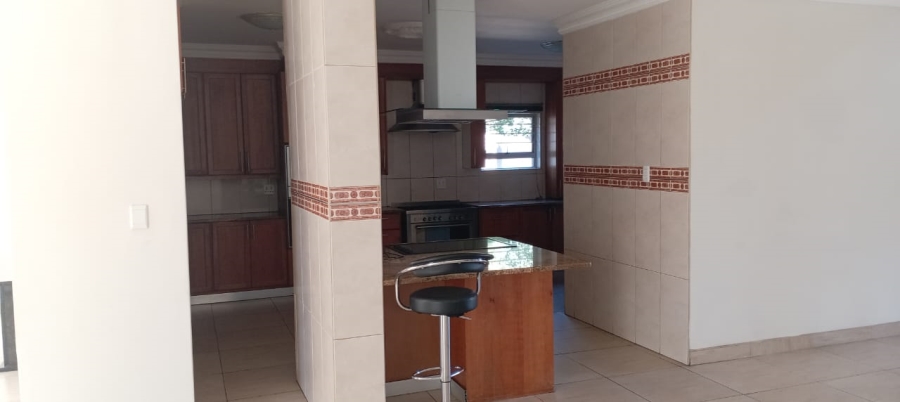 6 Bedroom Property for Sale in Eldo Village Estate Gauteng