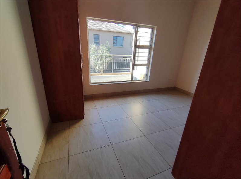 6 Bedroom Property for Sale in Eldo Village Estate Gauteng
