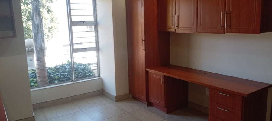 6 Bedroom Property for Sale in Eldo Village Estate Gauteng