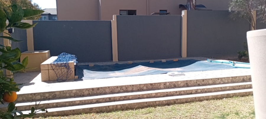 6 Bedroom Property for Sale in Eldo Village Estate Gauteng