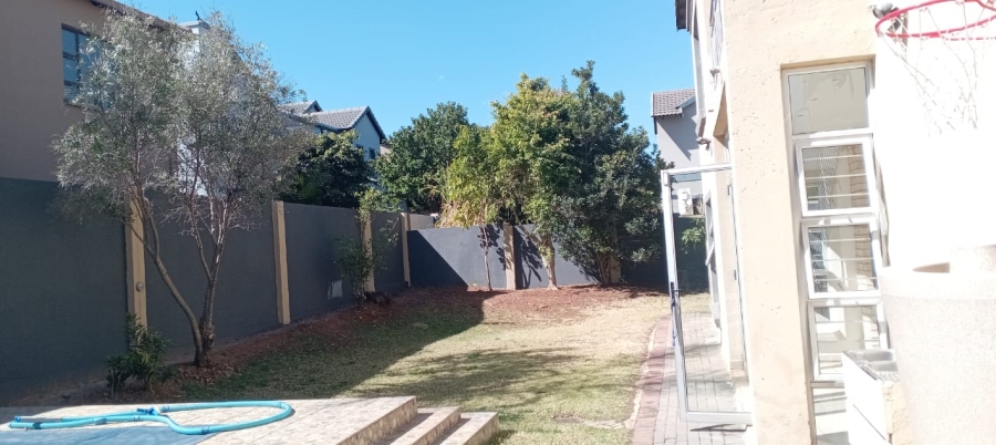 6 Bedroom Property for Sale in Eldo Village Estate Gauteng