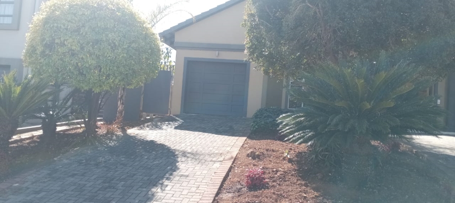 6 Bedroom Property for Sale in Eldo Village Estate Gauteng