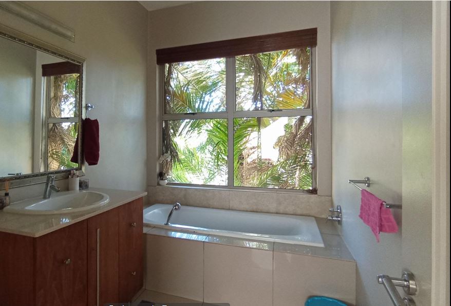 4 Bedroom Property for Sale in Saddlebrook Estate Gauteng