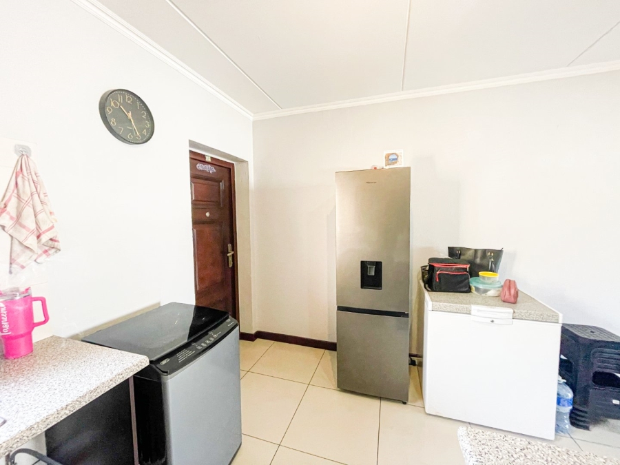 To Let 2 Bedroom Property for Rent in Halfway Gardens Gauteng