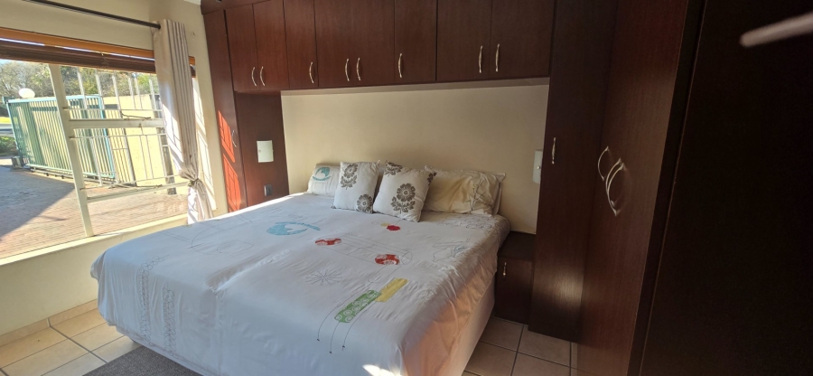 3 Bedroom Property for Sale in Farrarmere Gauteng