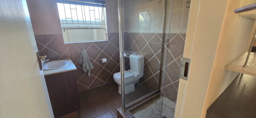 3 Bedroom Property for Sale in Farrarmere Gauteng
