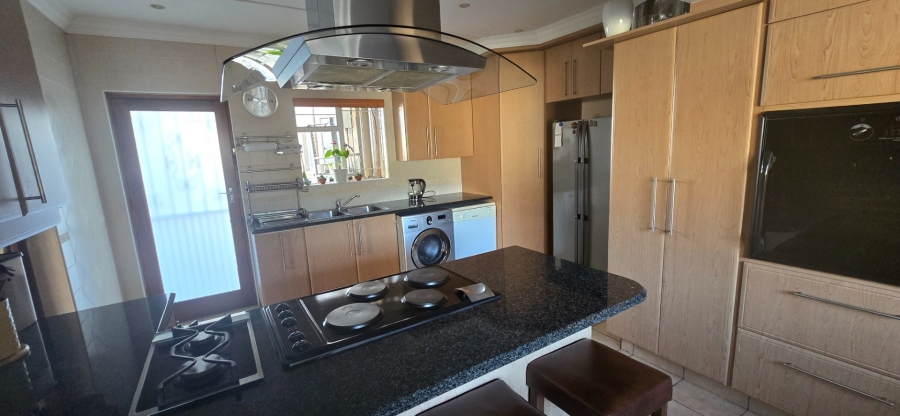 3 Bedroom Property for Sale in Farrarmere Gauteng