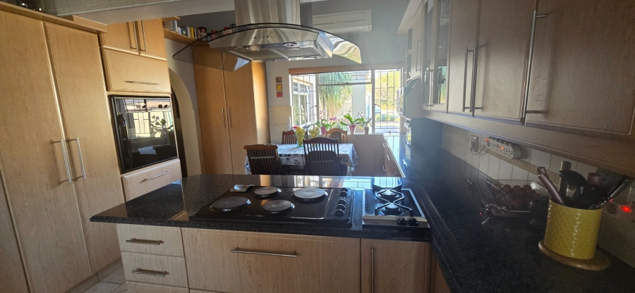 3 Bedroom Property for Sale in Farrarmere Gauteng