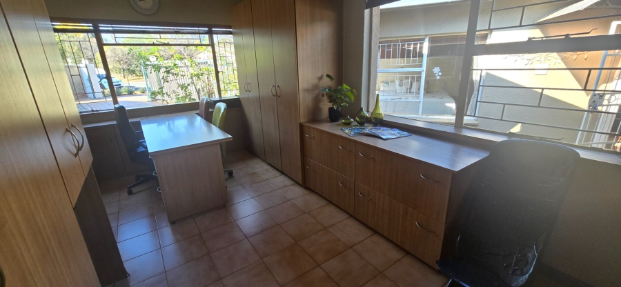 3 Bedroom Property for Sale in Farrarmere Gauteng