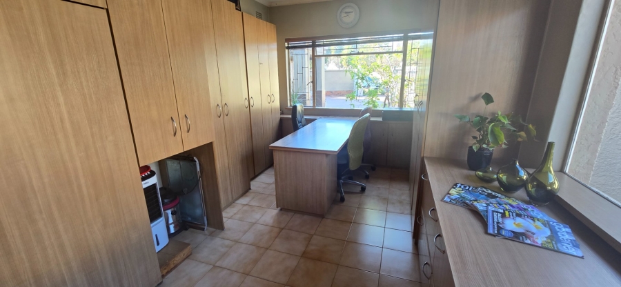 3 Bedroom Property for Sale in Farrarmere Gauteng