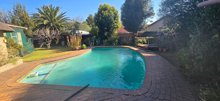 3 Bedroom Property for Sale in Farrarmere Gauteng