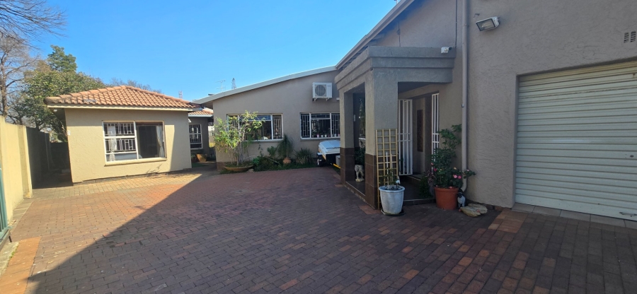 3 Bedroom Property for Sale in Farrarmere Gauteng