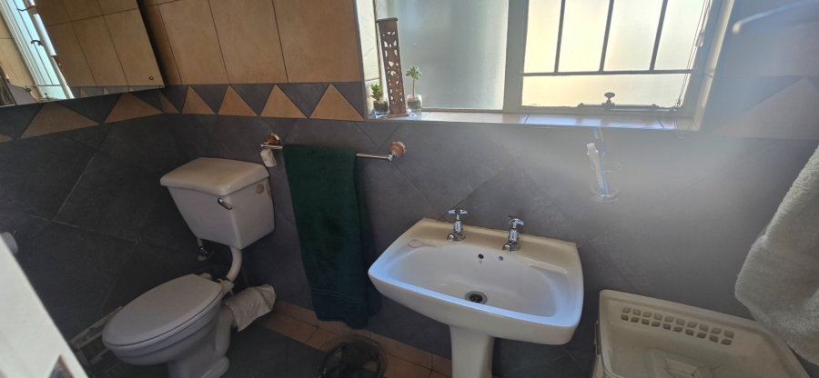 3 Bedroom Property for Sale in Farrarmere Gauteng
