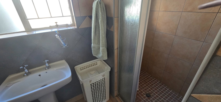 3 Bedroom Property for Sale in Farrarmere Gauteng