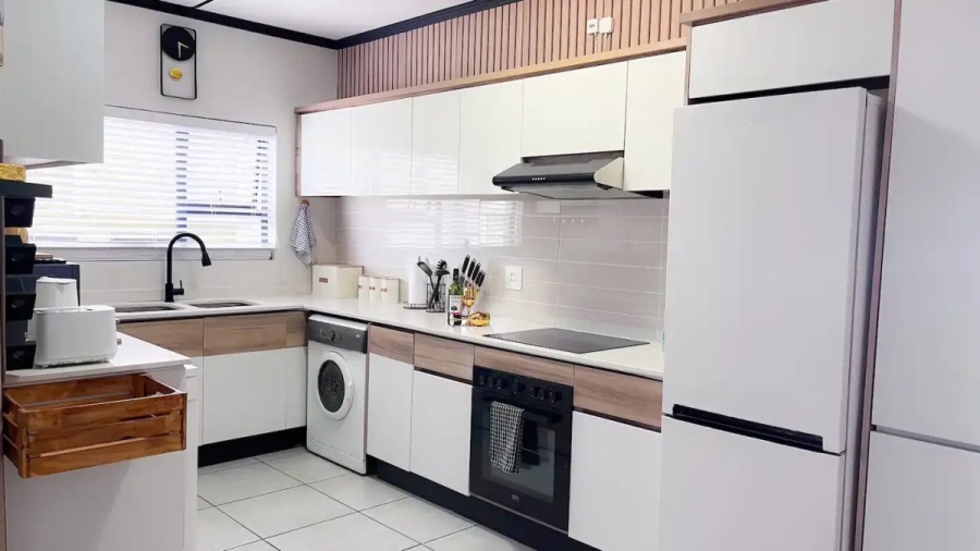 To Let 3 Bedroom Property for Rent in Waterfall Gauteng