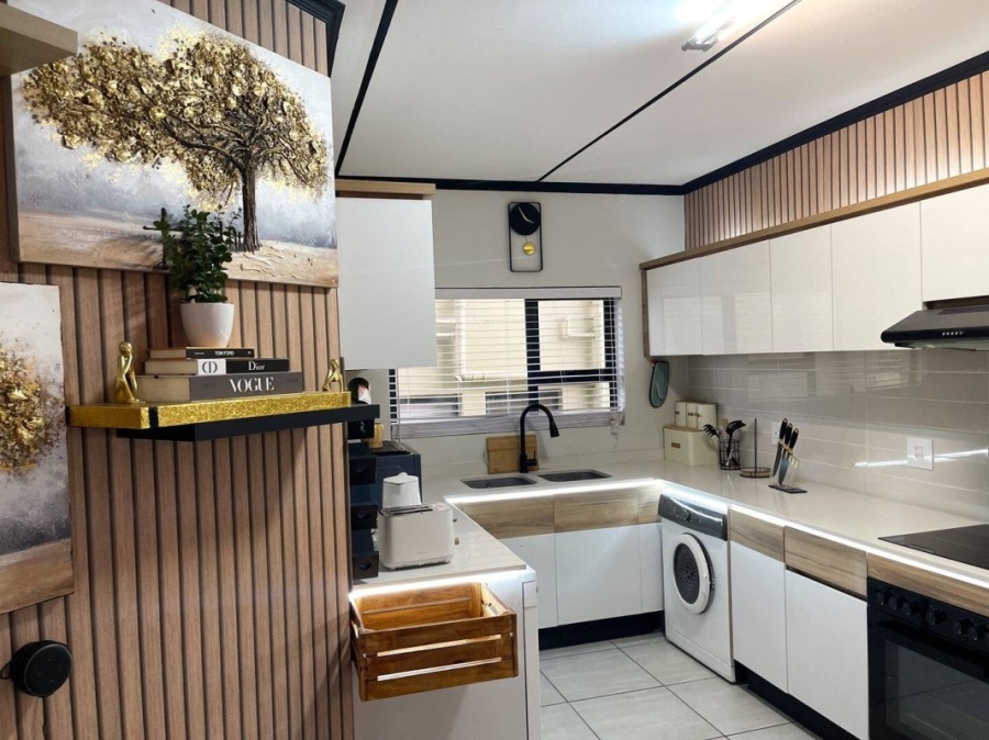 To Let 3 Bedroom Property for Rent in Waterfall Gauteng