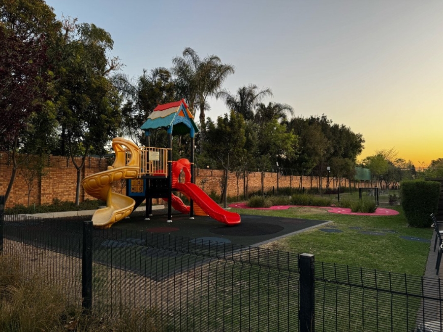 To Let 1 Bedroom Property for Rent in Crowthorne AH Gauteng