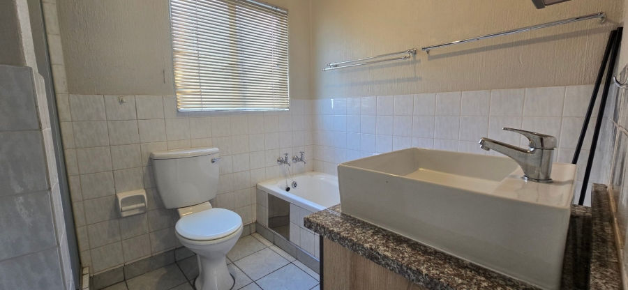 2 Bedroom Property for Sale in Verwoerdpark Gauteng