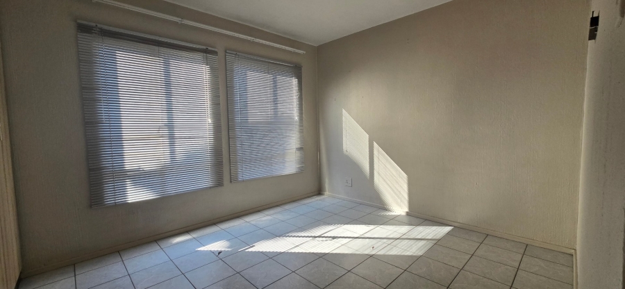 2 Bedroom Property for Sale in Verwoerdpark Gauteng