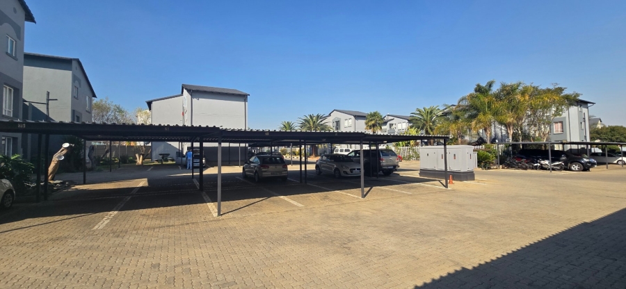 2 Bedroom Property for Sale in Verwoerdpark Gauteng