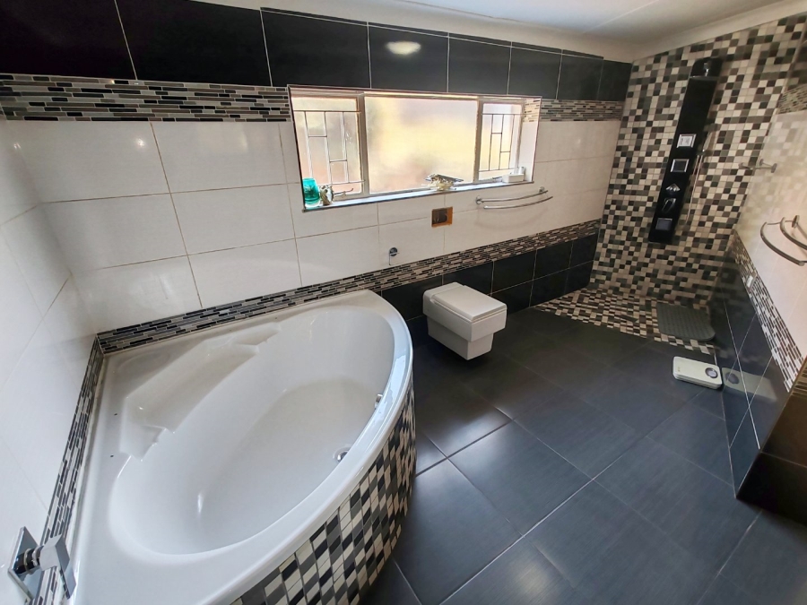 3 Bedroom Property for Sale in Magalieskruin Gauteng