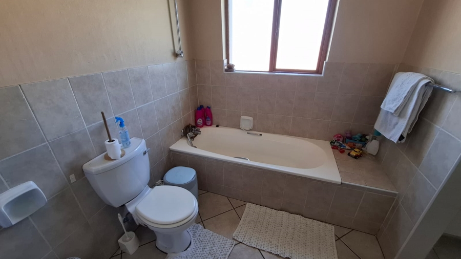 2 Bedroom Property for Sale in Kyalami Hills Gauteng