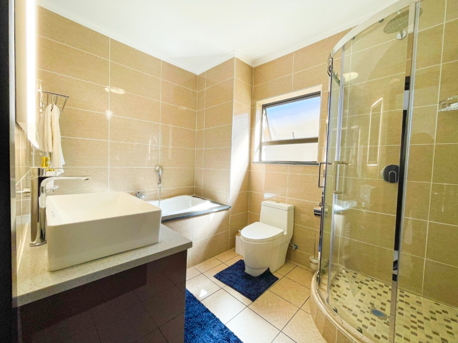 To Let 3 Bedroom Property for Rent in Blue Hills Gauteng