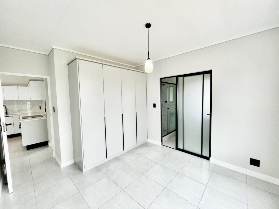To Let 2 Bedroom Property for Rent in Crowthorne AH Gauteng