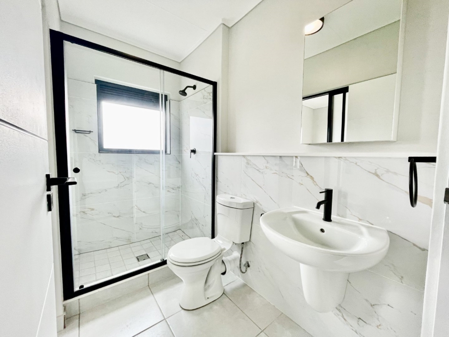 To Let 2 Bedroom Property for Rent in Crowthorne AH Gauteng
