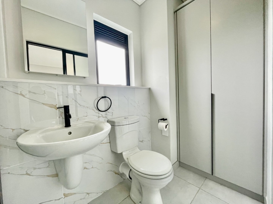 To Let 2 Bedroom Property for Rent in Crowthorne AH Gauteng