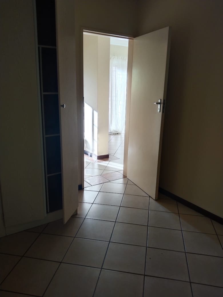 2 Bedroom Property for Sale in Noordwyk Gauteng