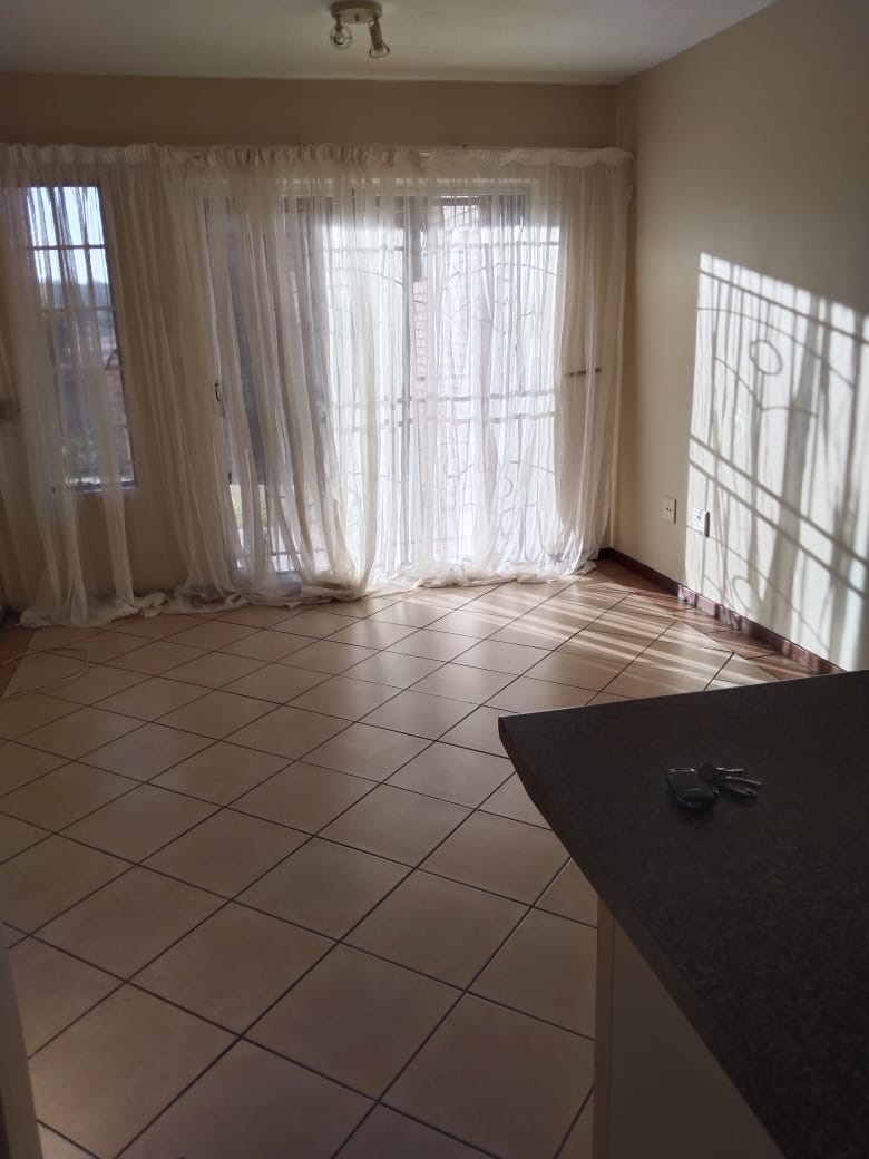 2 Bedroom Property for Sale in Noordwyk Gauteng