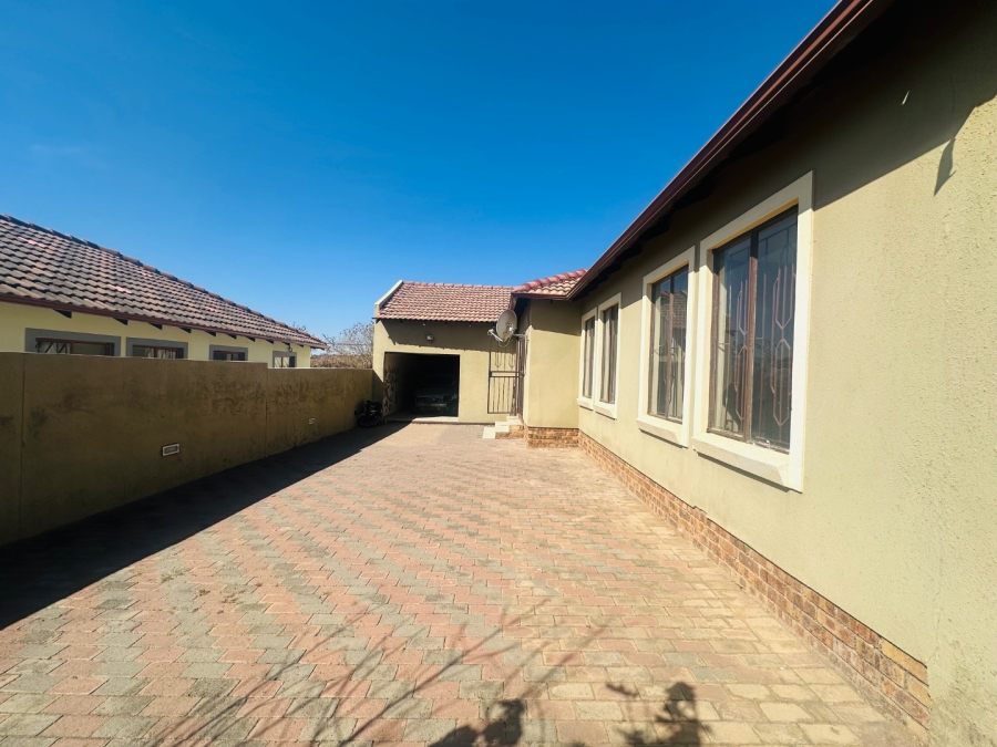 To Let 3 Bedroom Property for Rent in Cosmo City Gauteng