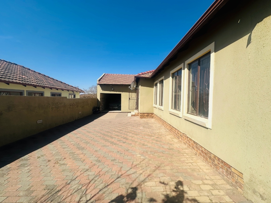 To Let 3 Bedroom Property for Rent in Cosmo City Gauteng