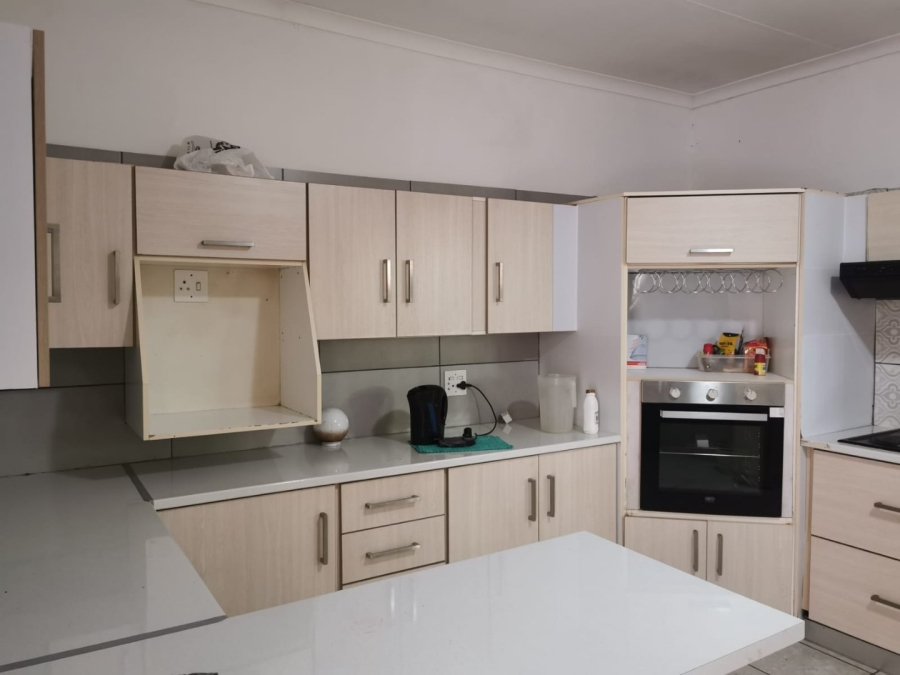 To Let 4 Bedroom Property for Rent in Doringkloof Gauteng