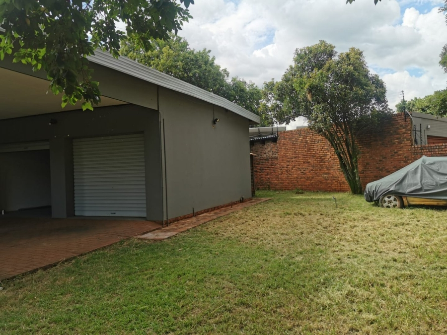 To Let 4 Bedroom Property for Rent in Doringkloof Gauteng