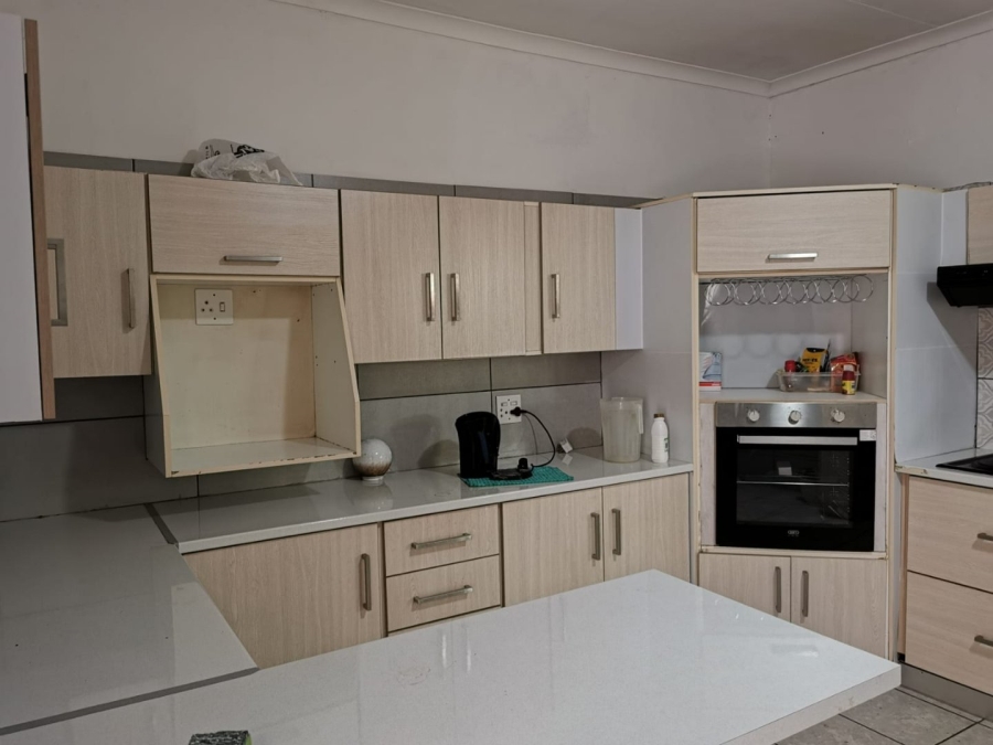 To Let 4 Bedroom Property for Rent in Doringkloof Gauteng