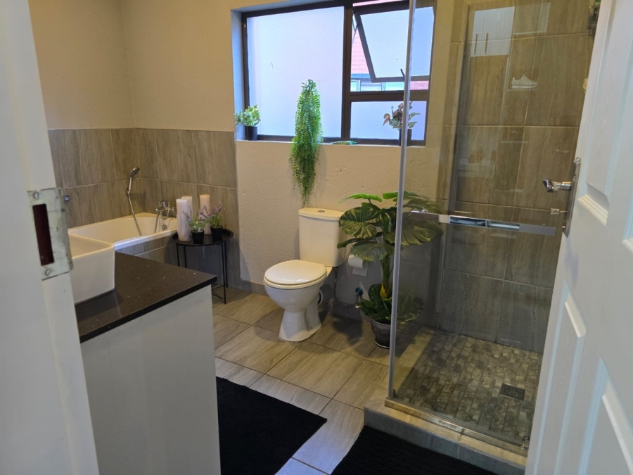 3 Bedroom Property for Sale in Lilianton Gauteng