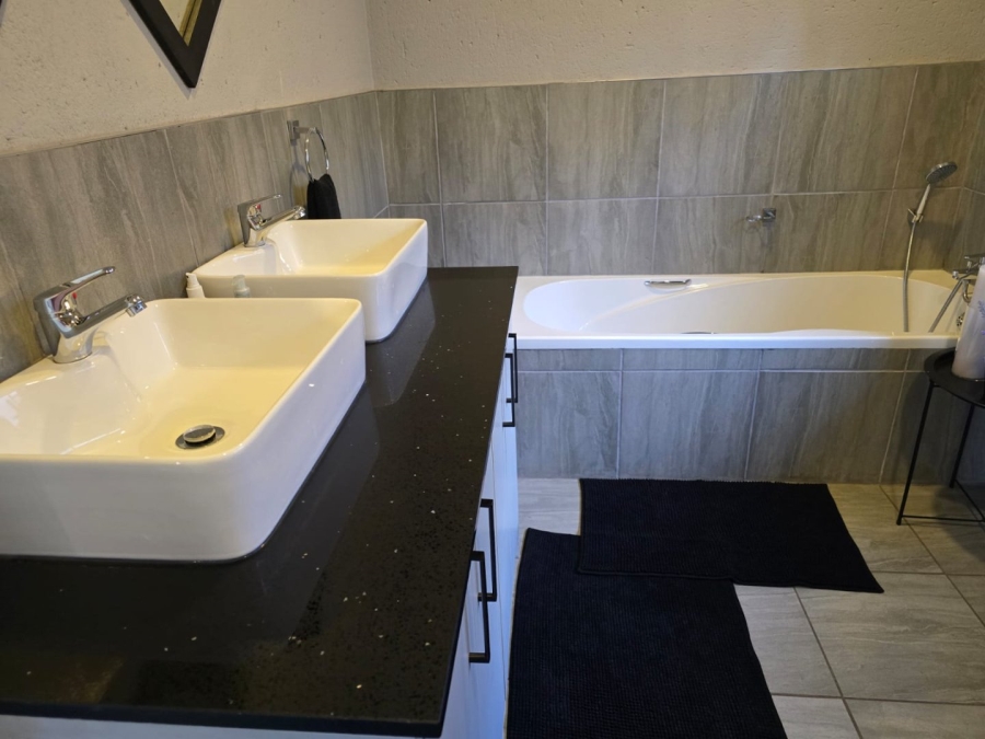3 Bedroom Property for Sale in Lilianton Gauteng
